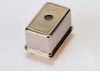 図3 浜松ホトニクス製 ミニ分光器(C12880MA) 大きさ:約20×13×10mm,